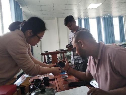 dernières nouvelles de l'entreprise concernant M. Anmol Kumar visite pour la machine à lingettes humides