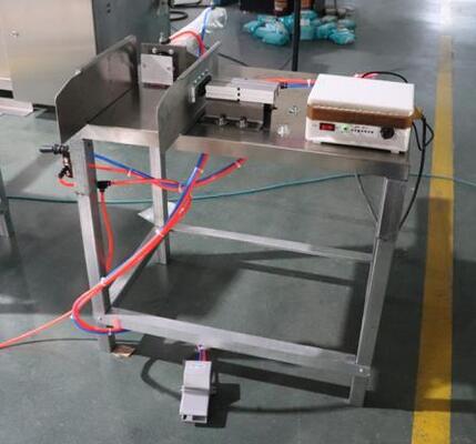 Bon prix Machine de scellage semi-automatique de serviettes en papier en emballage familial, à commande au pied, à faible encombrement, avec film plastique extérieur online